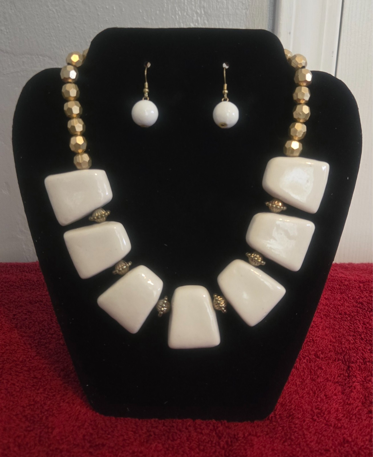 White and Gold Jewelry Set