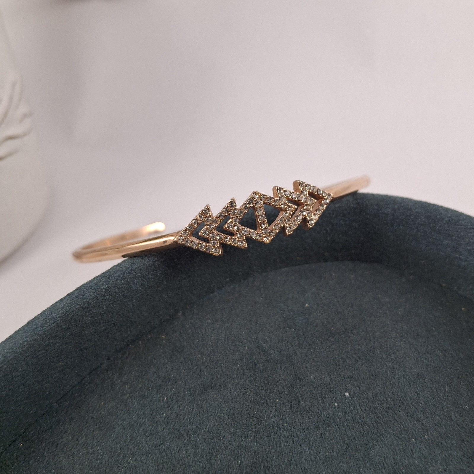 Stella & Dot Rose Gold Tone Crystal Chevron Cuff Bracelet Pave Designer Womens