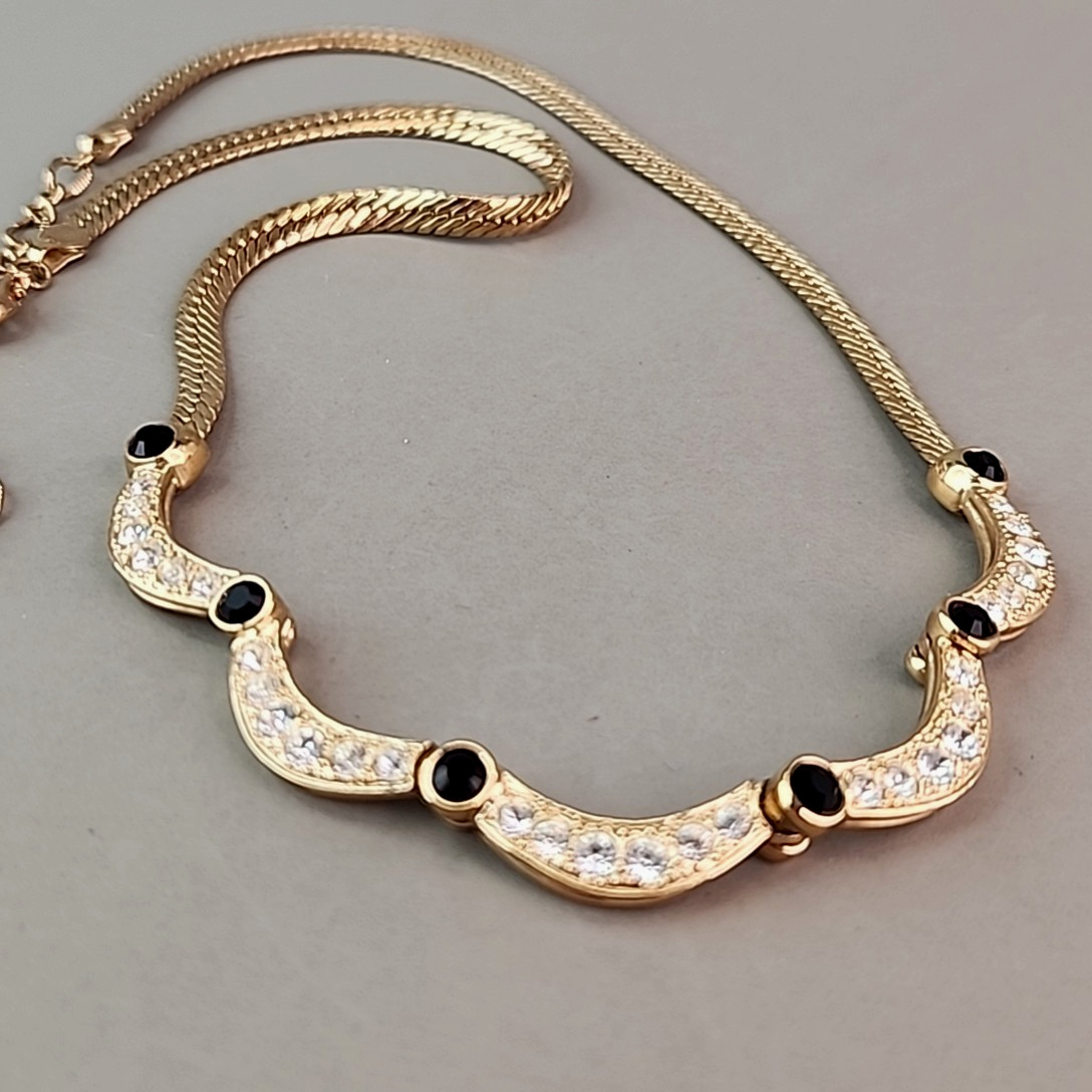 Rhinestone Chain Necklace Scalloped Clear Glass Gold Tone Herringbone 21″