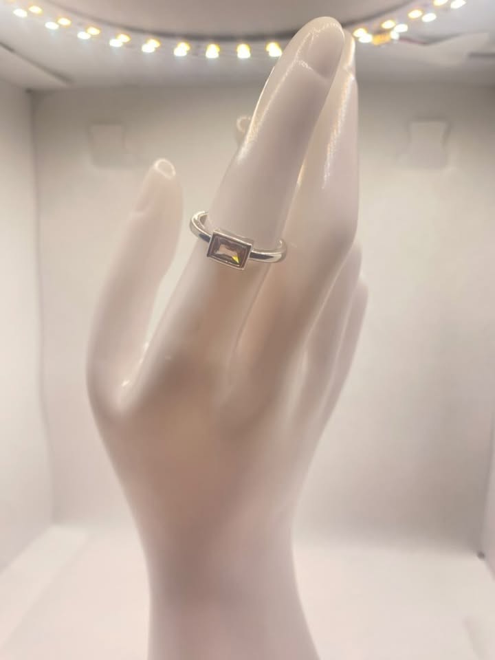 Women Baguette CZ Bezel Solitaire Minimalist Band Ring Size 7 Gift
