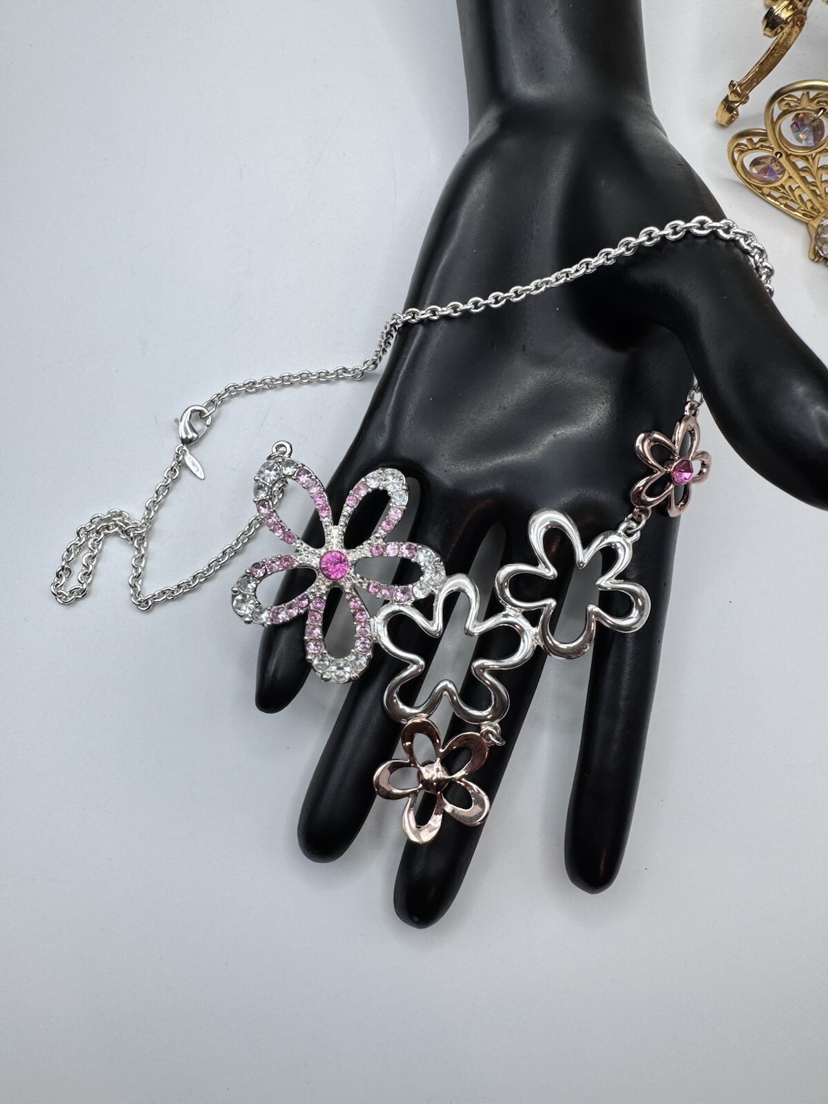SAQ Silver And Copper Tone Flowers Designed Whit Rhinestone- Cute Necklace