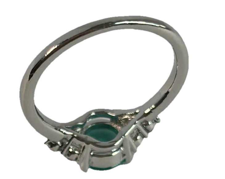 Moissanite Blue stone ring / silver tone / Size 7.25/ Very Good Condition