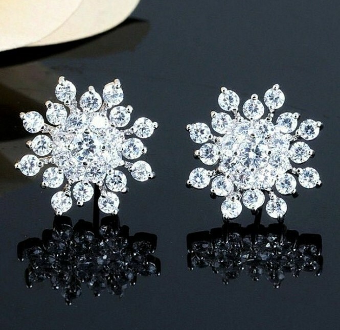 Sparkling STAR Rhinestone SNOWFLAKE Merry Christmas Betsey Johnson Earrings qt+2