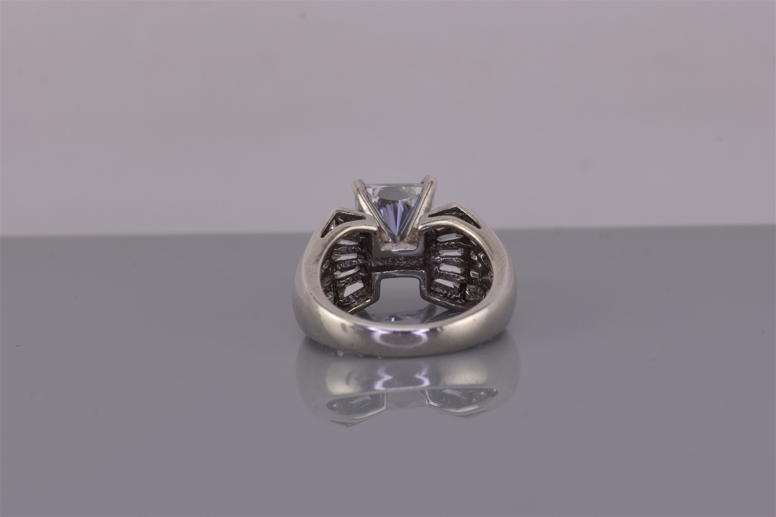 Sterling Silver Emerald Cubic Zirconia Baguette Channel Set Band Ring 925 Sz: 6