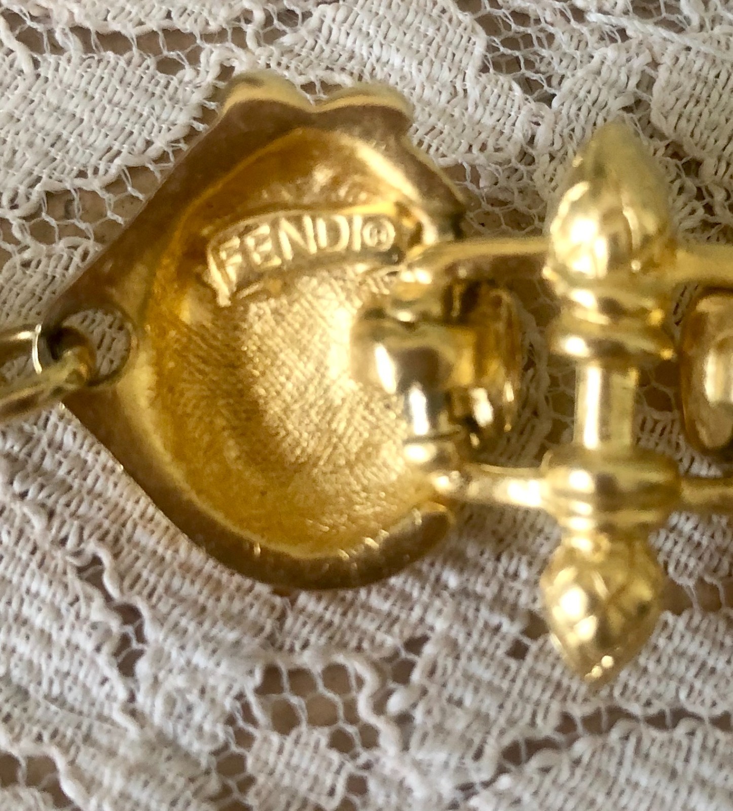 RARE FENDI 18K GOLD PLATED & BLUE GRIPOIX GLASS RUNWAY NECKLACE