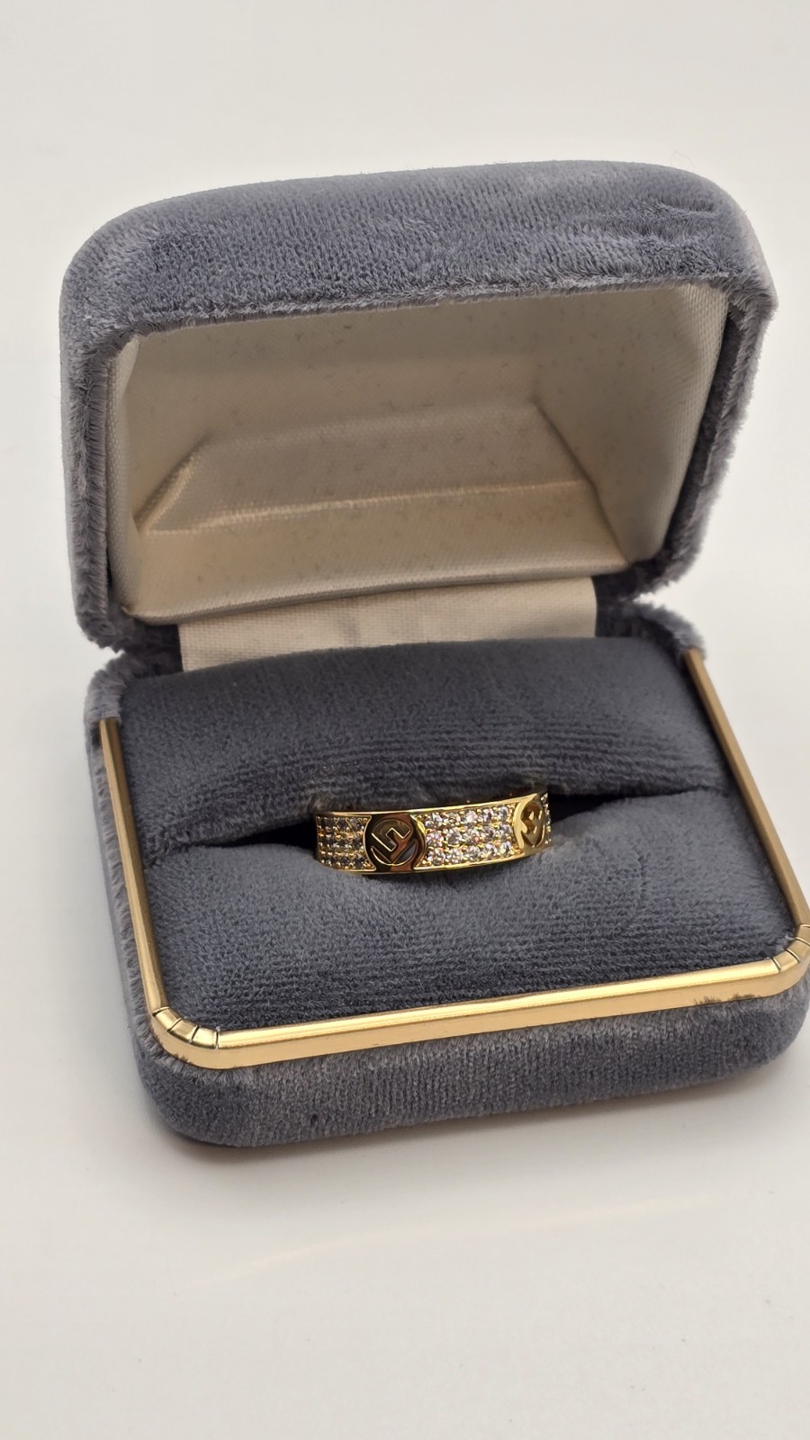 Fendi FF Logo Ring Gold Tone Pave Crystal Band Size 8.5 Made In Italy