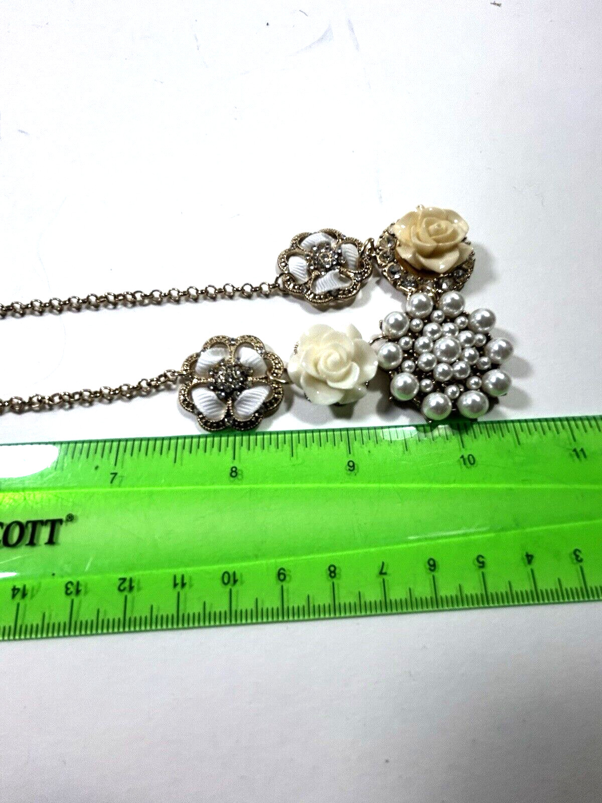 ETC! Statement Daisy Necklace w/Clear Rhinestone Centers 18 1/2″ w/2″ Ext