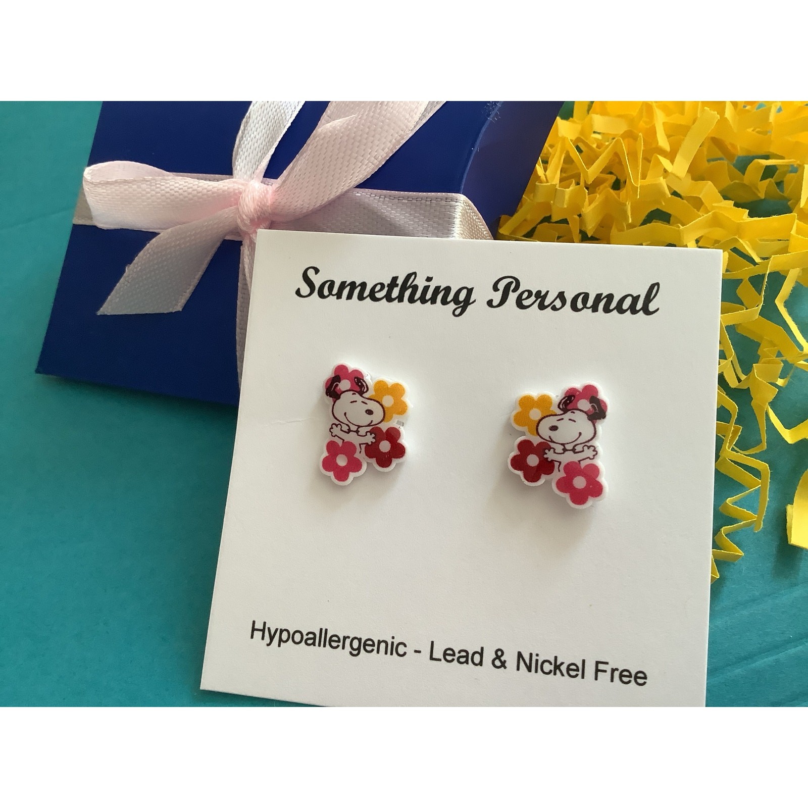 Snoopy Dancing in Flowers Post Earrings – Peanuts and the Gang