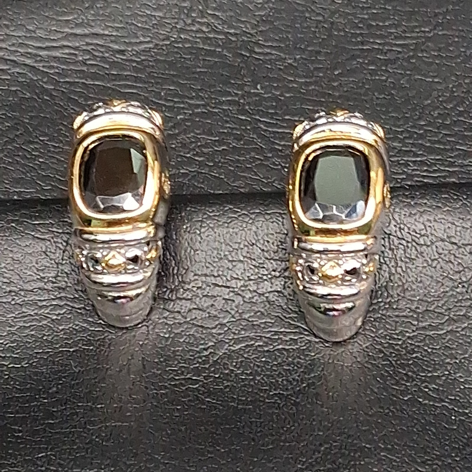 Fragrant Jewels JF USA Gold/ Silver Clip Earrings Whit Black Glass Stone. 18.043