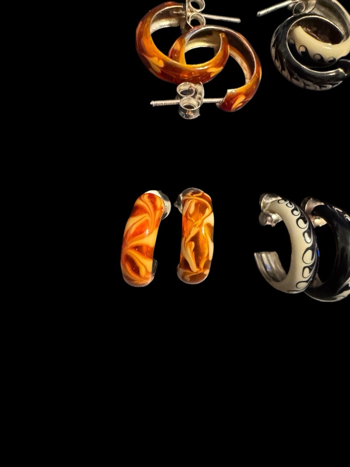 9 Pairs Teen Small Hoop Earrings, Pink Orange Black& White Swirl Enamel J9