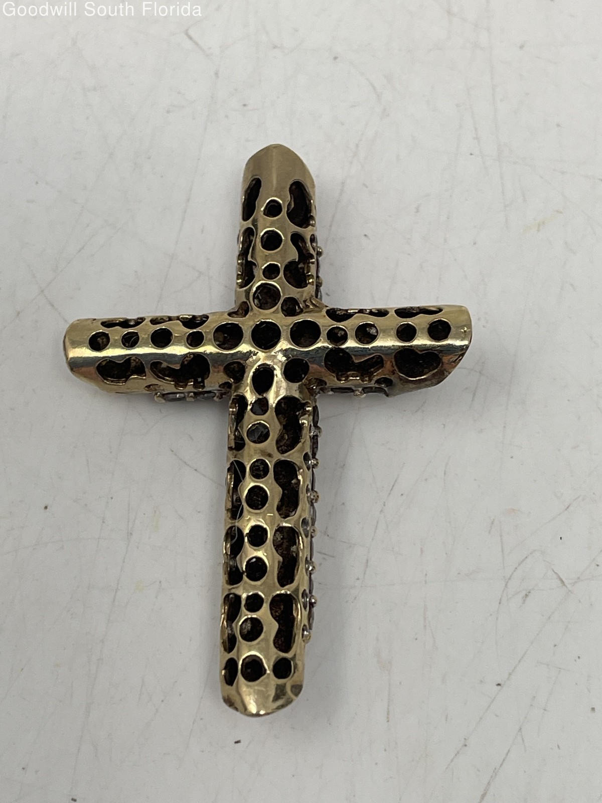 Gold Pendant Women’s (Unstamped. Tested 9.81KT) Weight 13.1g