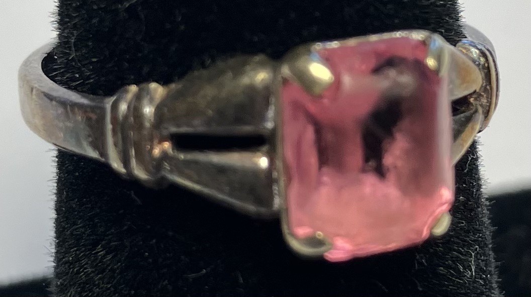 PINK SPINEL STONE IN .925 STERLING LADIES RING SIZE 5.5 PRE-OWNED