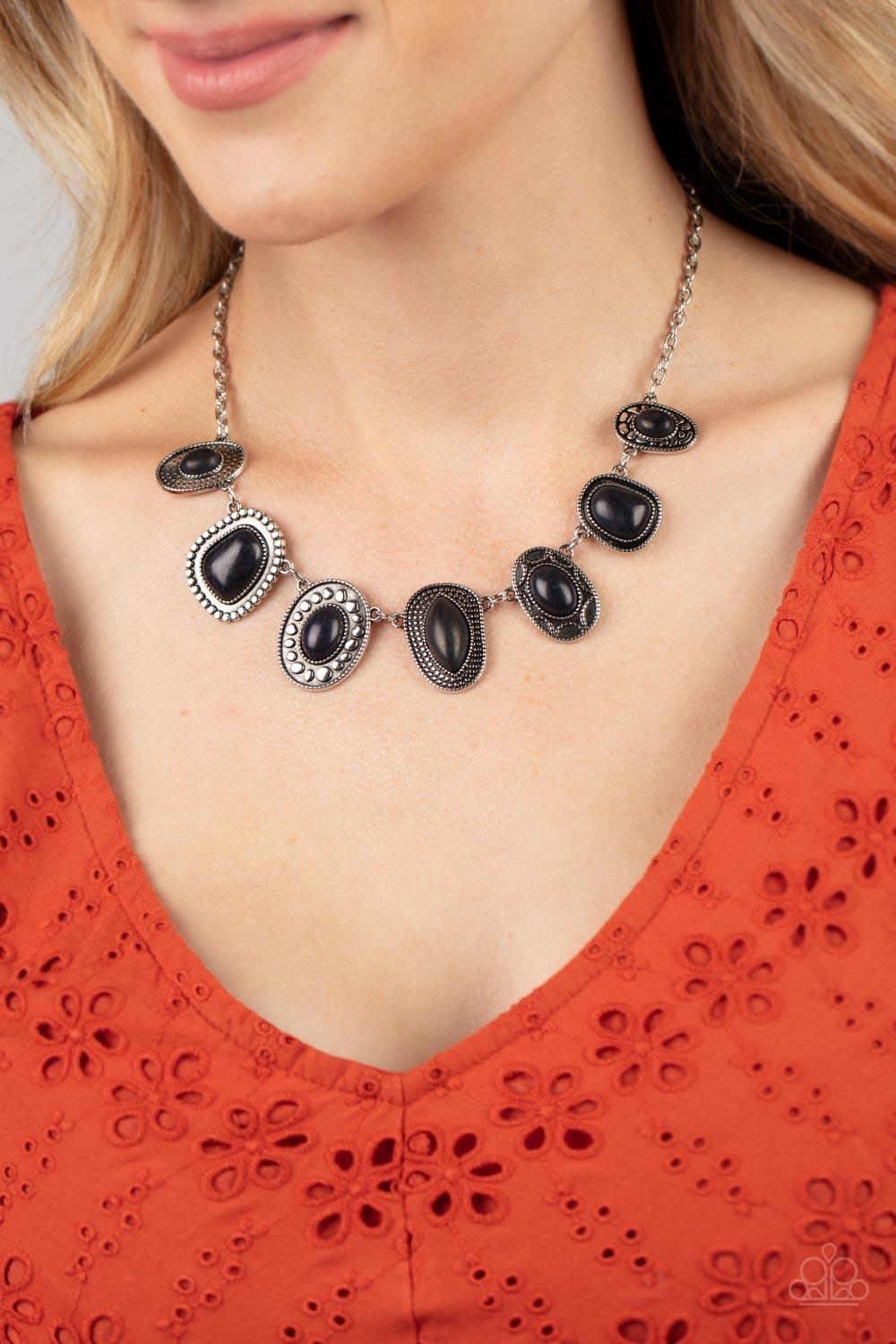 2 pc Necklace with Matching Earrings, Stretchy Bracelet Set – NIP Black/Silver
