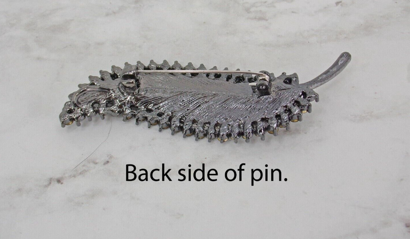 Elegant gray leaf crystal pin brooch in a hematite color, women’s fashion pin