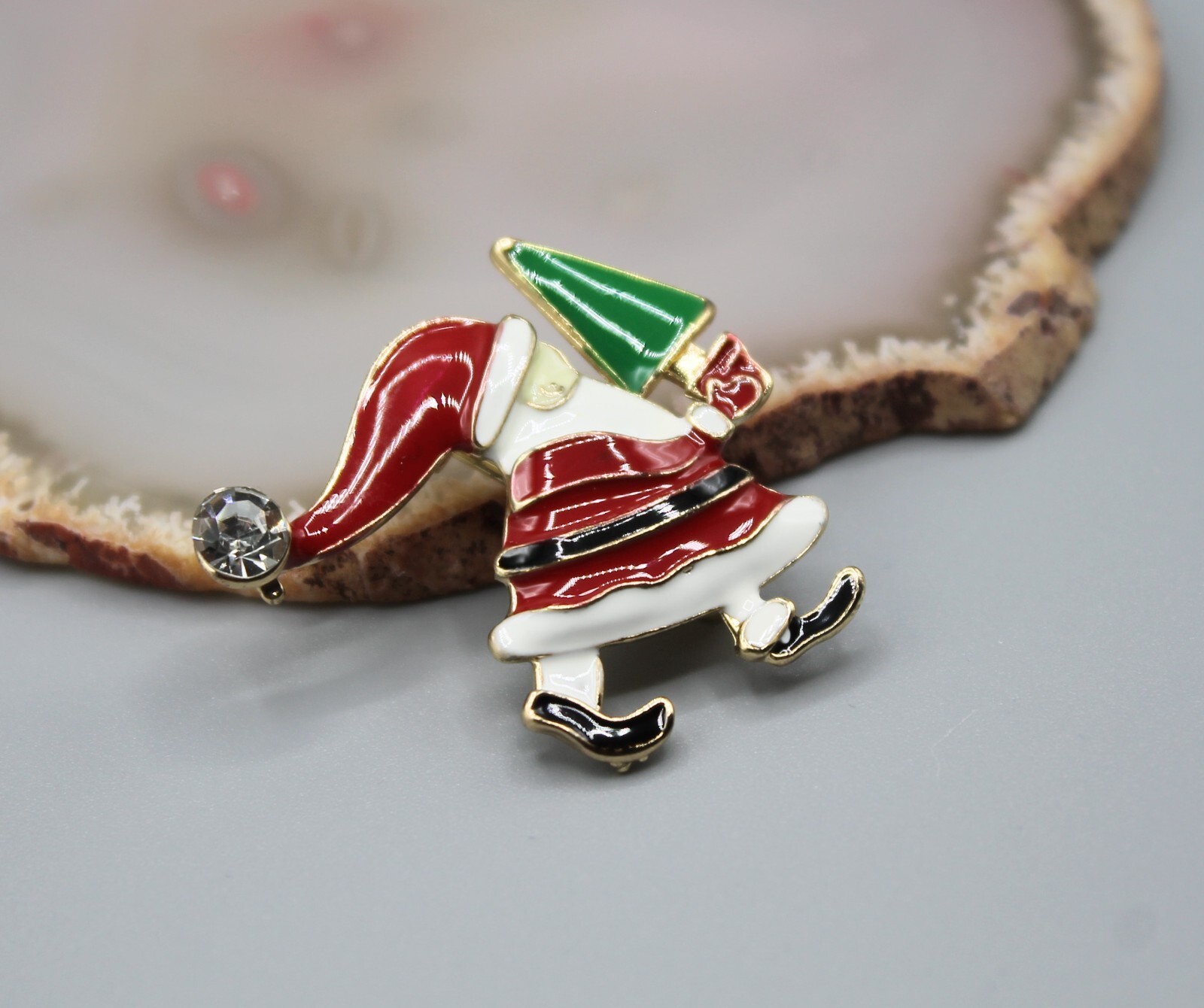 Christmas Santa pin brooch jewelry elegant fun adorable cute sparkle Holidays