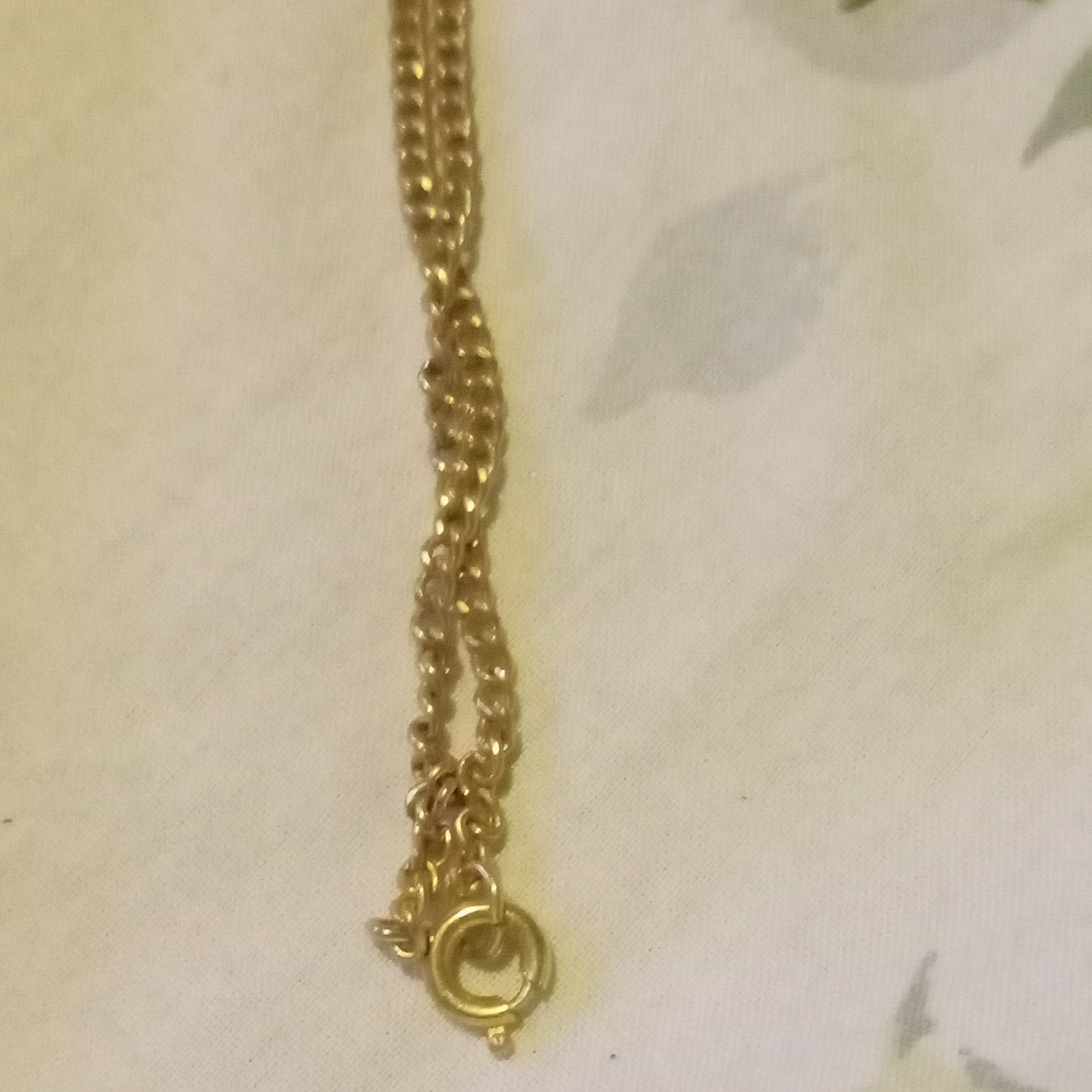 Vintage Gold Tone Star Pendant Box Chain Necklace Spring Ring Clasp No Stone
