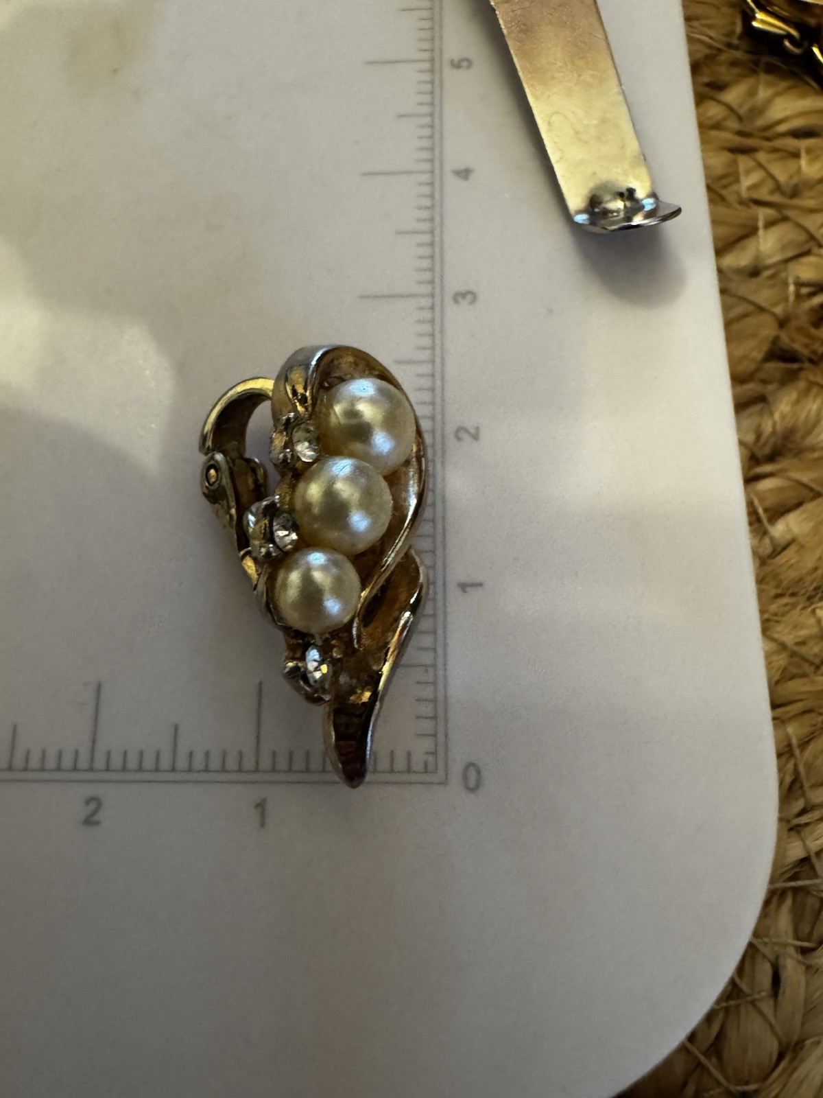 Vintage Trifari Faux Pearl Rhinestone Clip On Earrings Gold Tone Ribbon Swirl