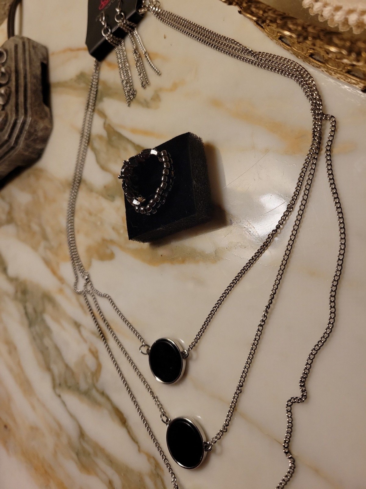 Paparazzi 3 layered chain with black round stones with stretchy black ring