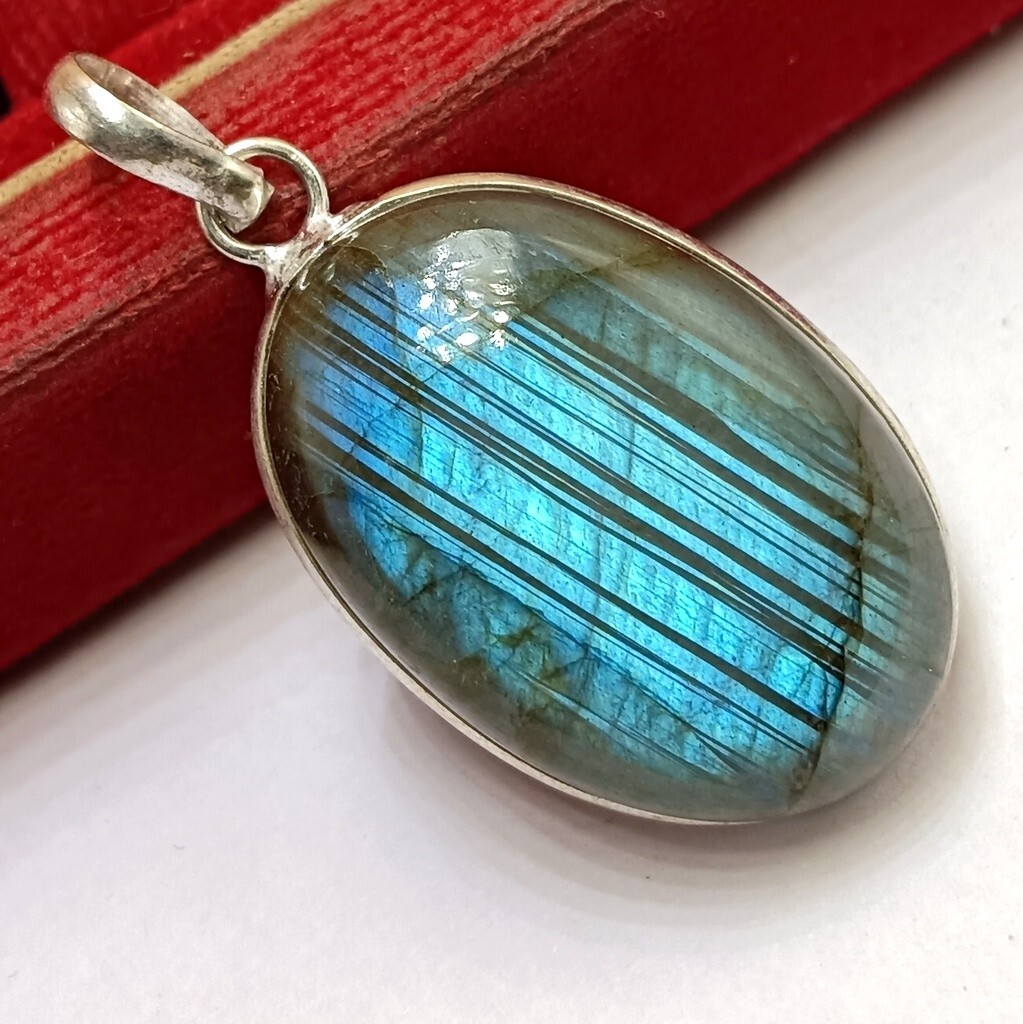 Flashy Labradorite Gemstone Pendant 925 Sterling Silver Plated Handmade Jewelry