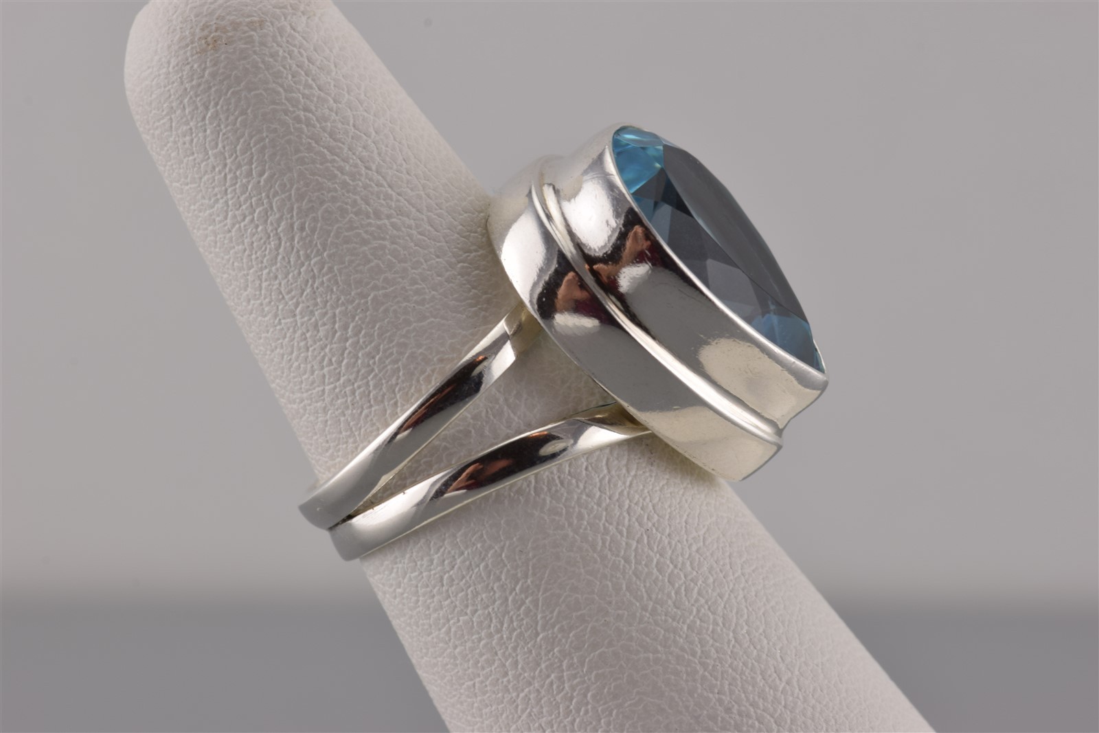 Sterling Silver Stepped Bezel Blue Cubic Zirconia Statement Band Ring 925 Sz: 6