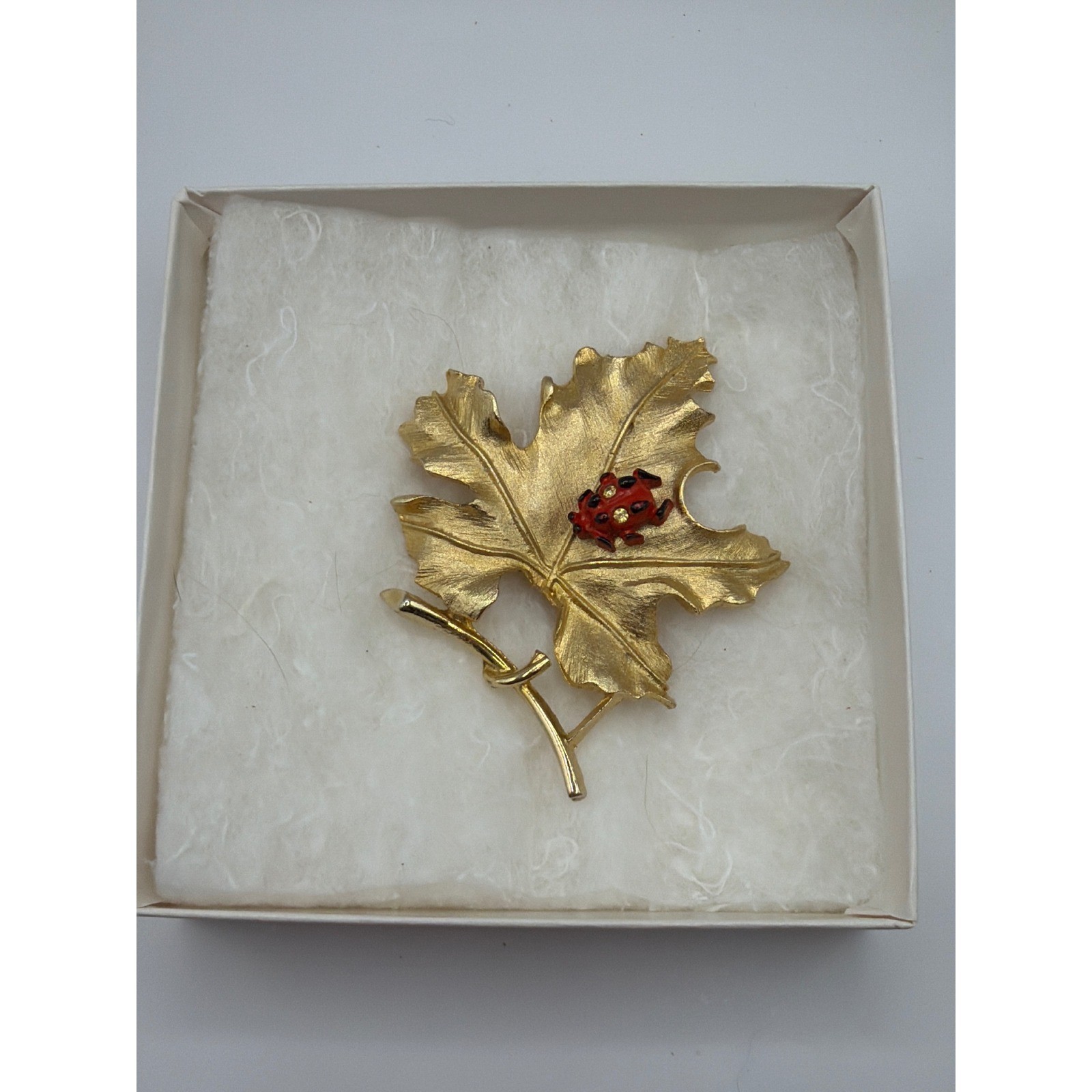 Vintage SARAH COVENTRY Leaf Pin Brooch Whit Ladybug Clear Rhinestone