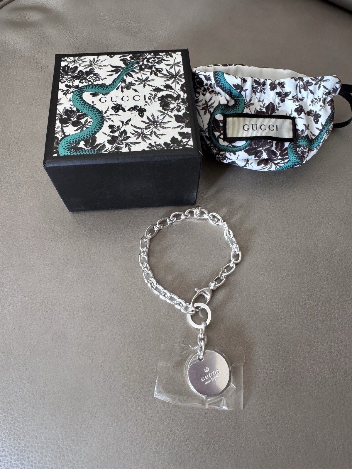 Gucci Silver Metal Oval Link Chain Bracelet Round Dangle Charm Signed 8 in
