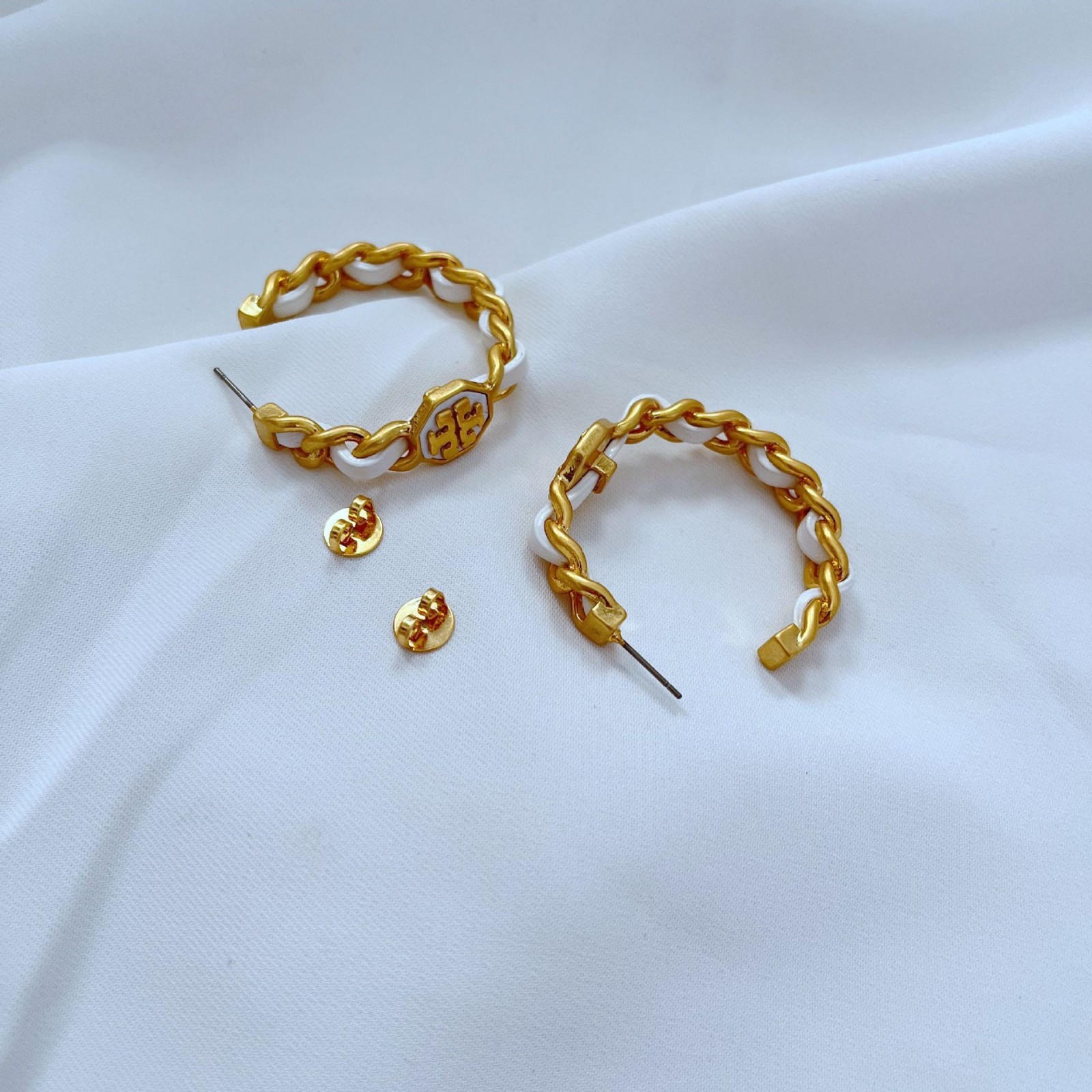 New Burch Gold &amp WHITE Chain Logo Hoop Earrings with Jewelry Pouch