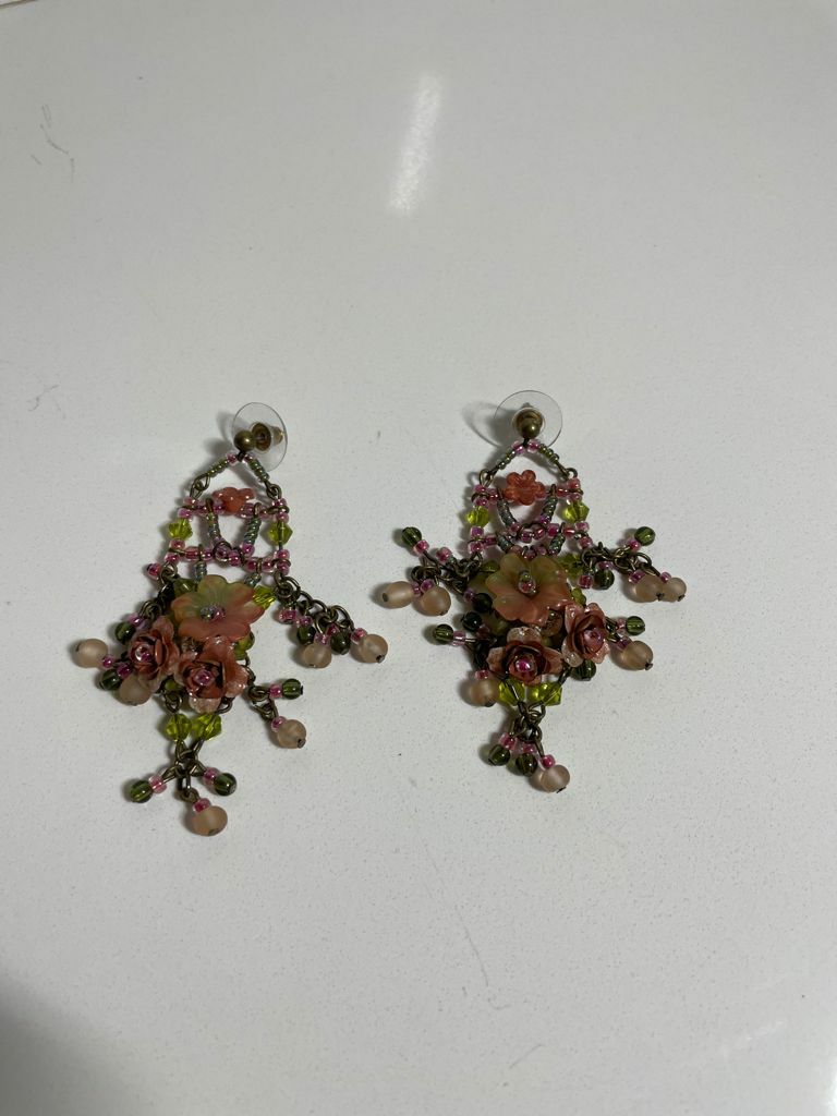 HANDCRAFTED FLORAL DESIGN EARREINGS