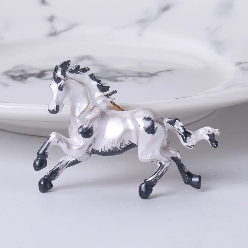 Rhinestone Unicorn Brooches Design Horse Pins Women Men Friend Gifts Hot Sale