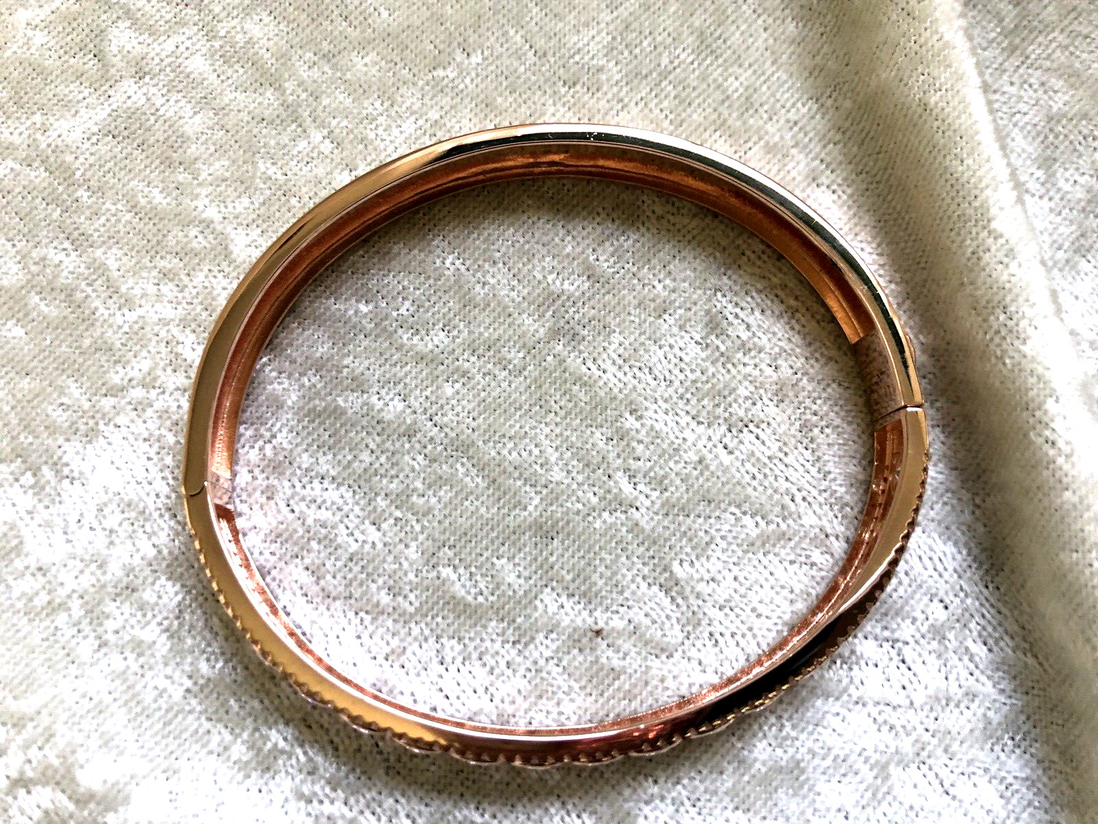 DIAMONIQUE CZ x JENNIFER MILLER HINGED BANGLE 14K GOLD PLATED SS, AVG (M4417-24)