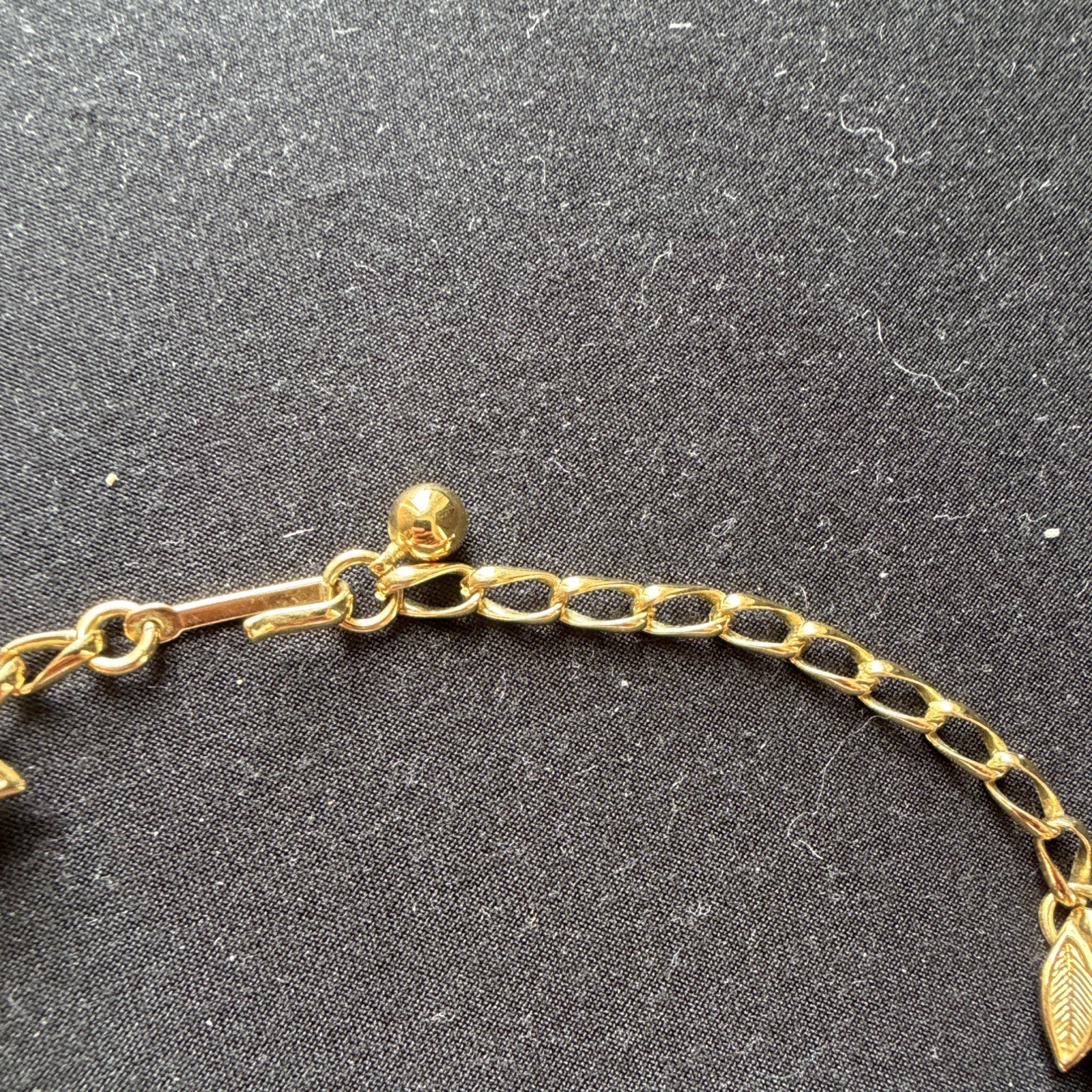 Vintage Trifari Signed Gold Tone Leaf Link Cable Chain Adjustable Necklace