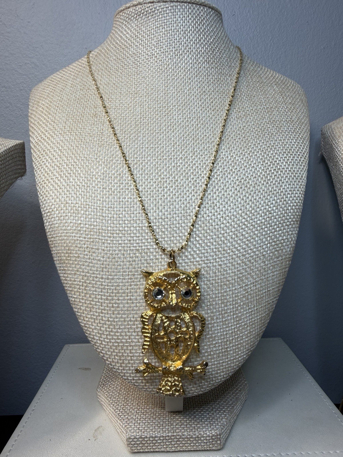 Gold Tone Owl Charm Pendant Necklace Blue Rhinestone Eyes 22in Adjustable