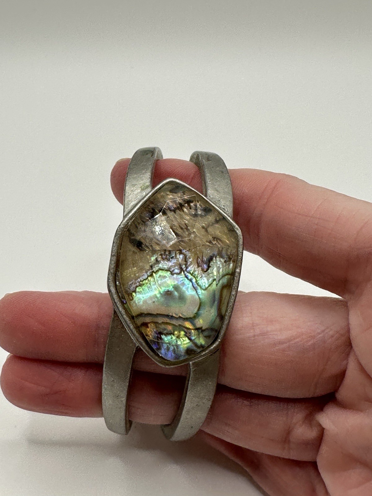 VTG Silver Tone Metal Cuff Bravely With Resin Abalone Shell Stone Size 6.75