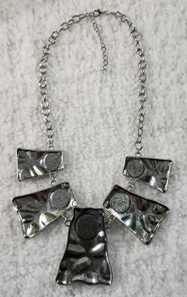 Silver Tone Black Cabochon Bold Statement Necklace 18″ + 2.5″ Extender