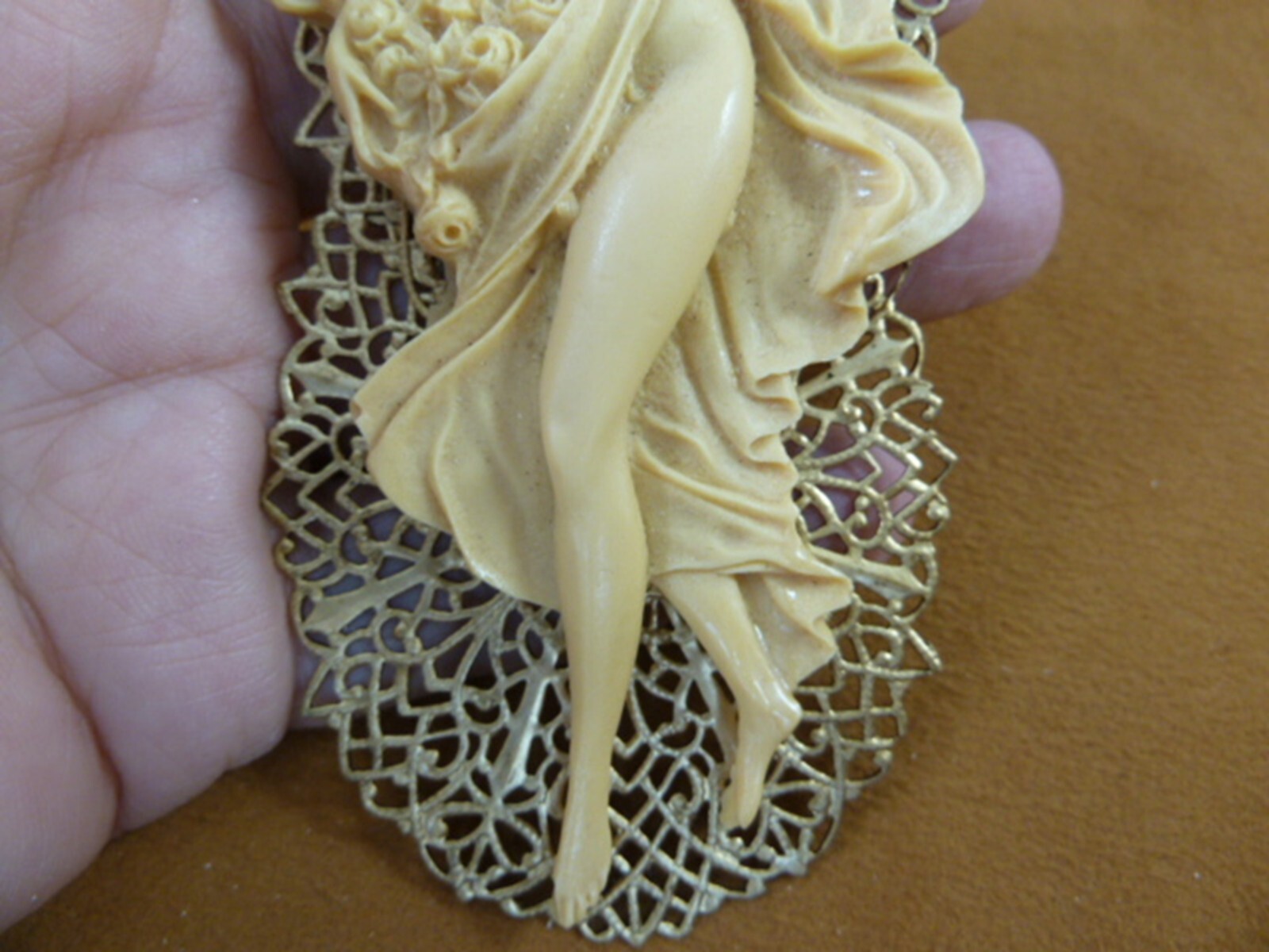 CXL1-1) XL full body Angel Woman CAMEO resin brass Pin Pendant brooch ornament