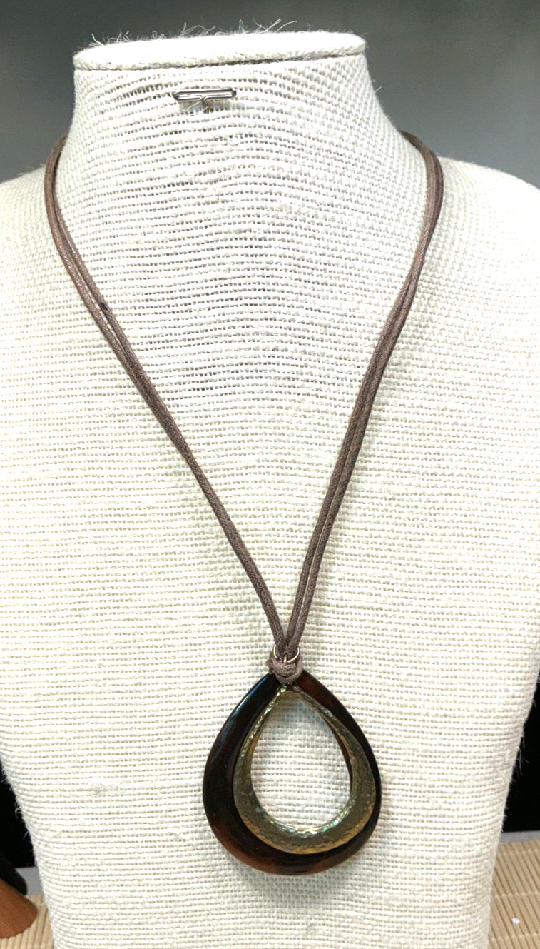 Fashion Necklace Hammered Gold Tone black Plastic Brown Cord Pendant Lot 103A