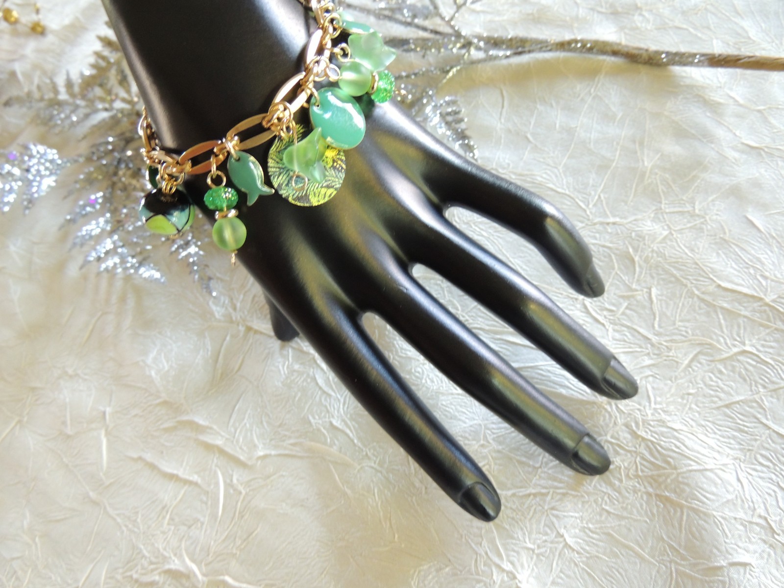 JUNGLE PARADISE DANGLING CHARM BRACELET