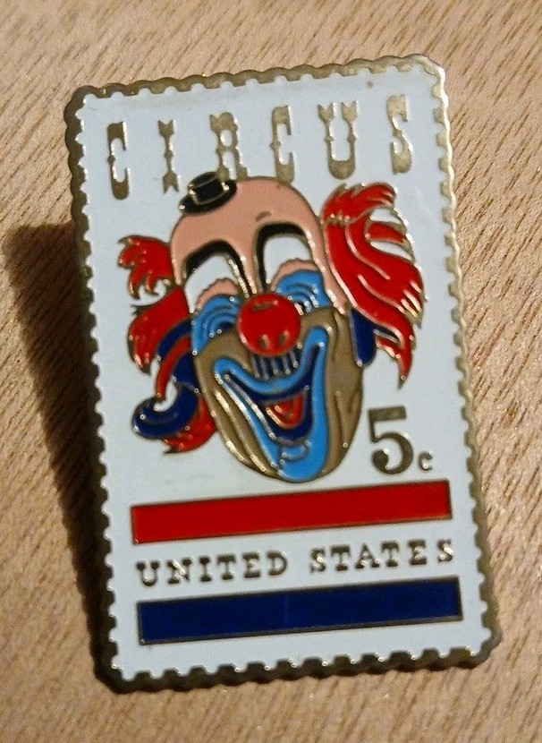 Circus Clown Pin Gold Tone & Enamel 1966 5¢ US Stamp March Co. New Mexico (R)