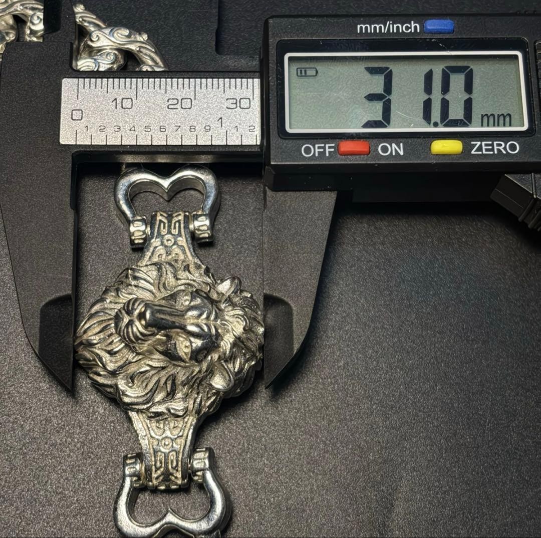 Vintage 925 Sterling Silver Lion Bracelet: A High-Quality Accessory That
