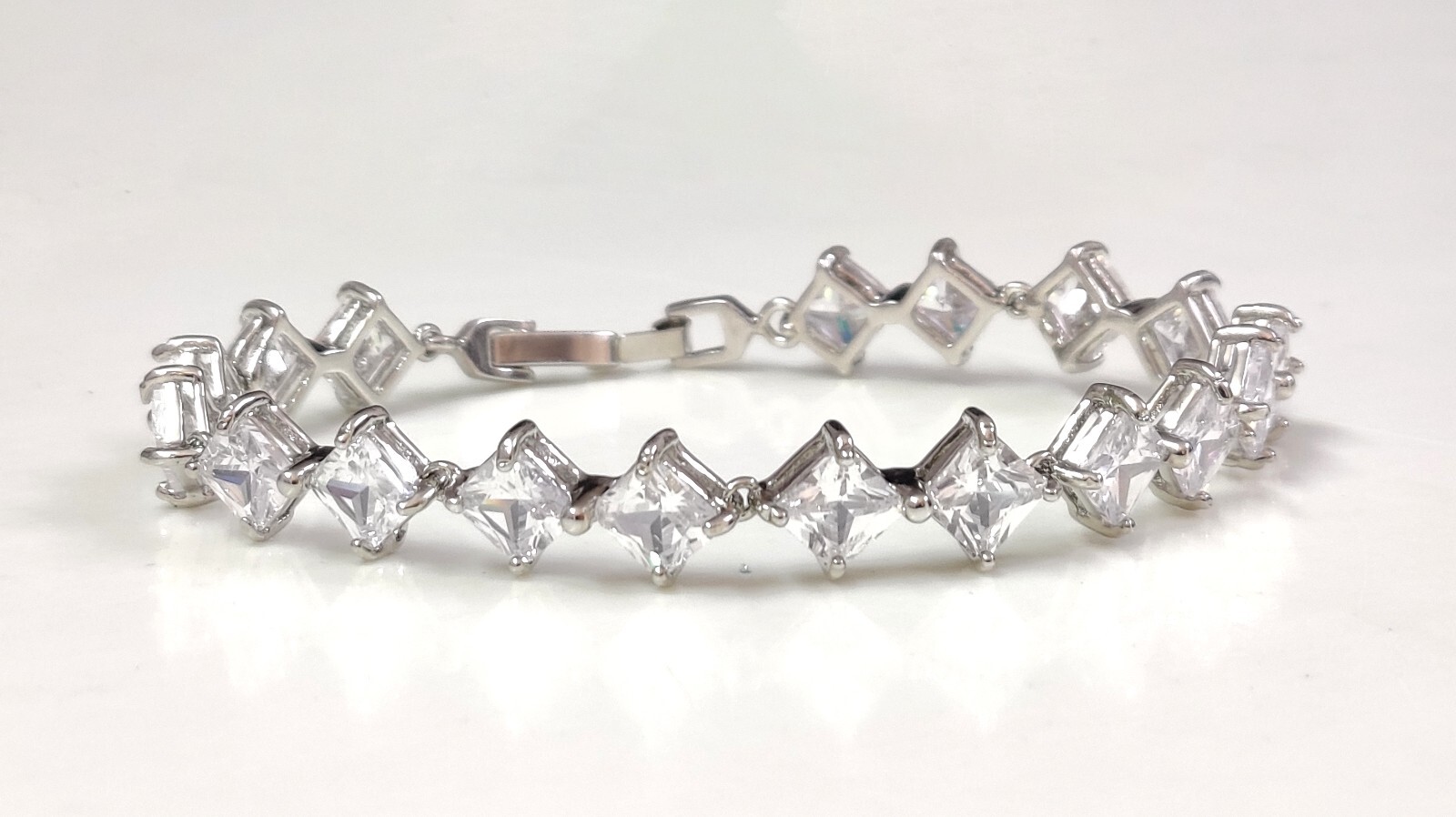 Beautiful Zircon Square Cut Showstopper Fashion Jewelry Tennis Bracelet 7″