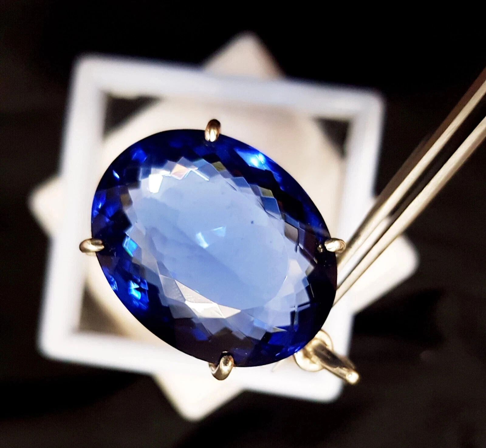 Natural Certified 28 Ct BLUE Sapphire Loose Gemstone In Solid Silver Pendant