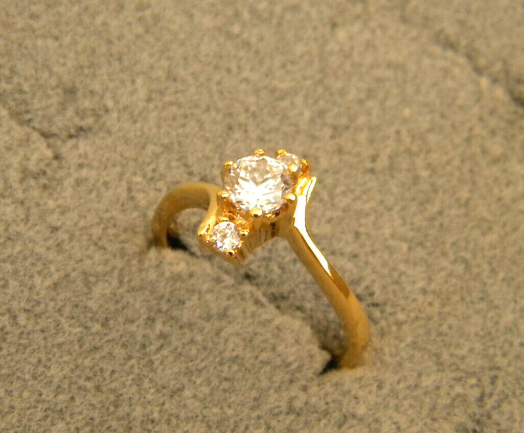 Lady’s Women’s Girl’s Yellow Gold Plated 3 Clear Round CZ’s Fashion Ring Size 7