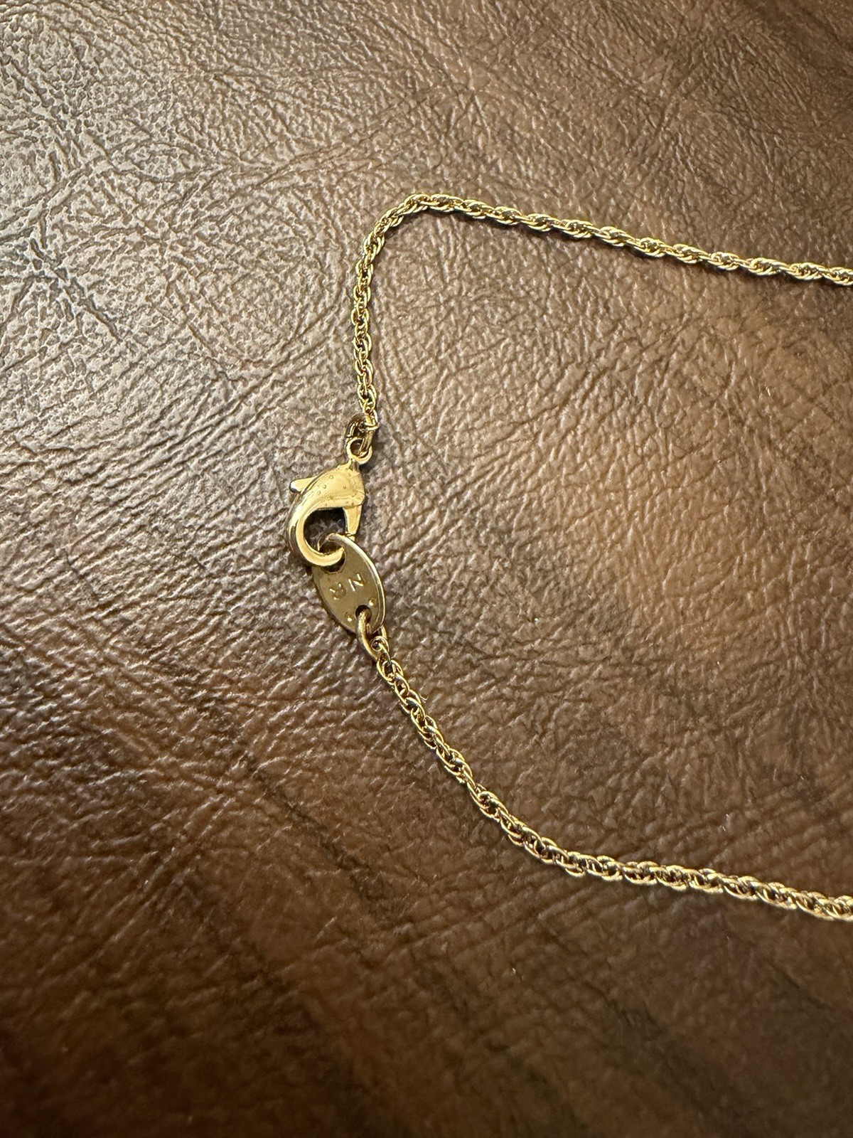 Avon Rep Club Recognition Rose Circle Necklace Female 2001-2002 Gold Tone In Box