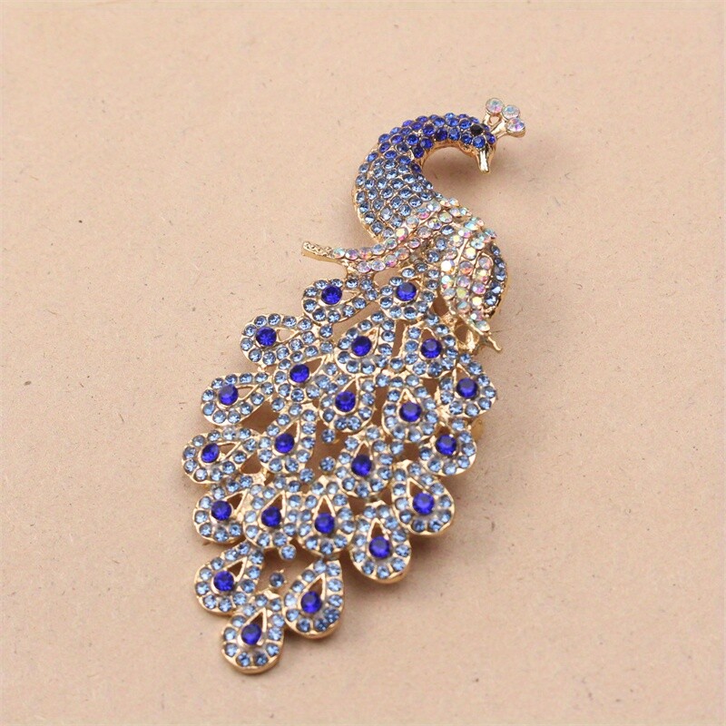 Elegant Peacock Feather Brooch with Sparkling Rhinestones – Luxurious Alloy Pin