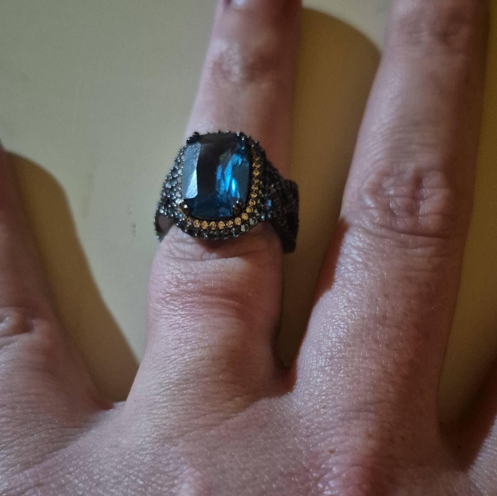 Bomb Party Blue Cushion Crystal Cocktail Ring Black Tone Size 8