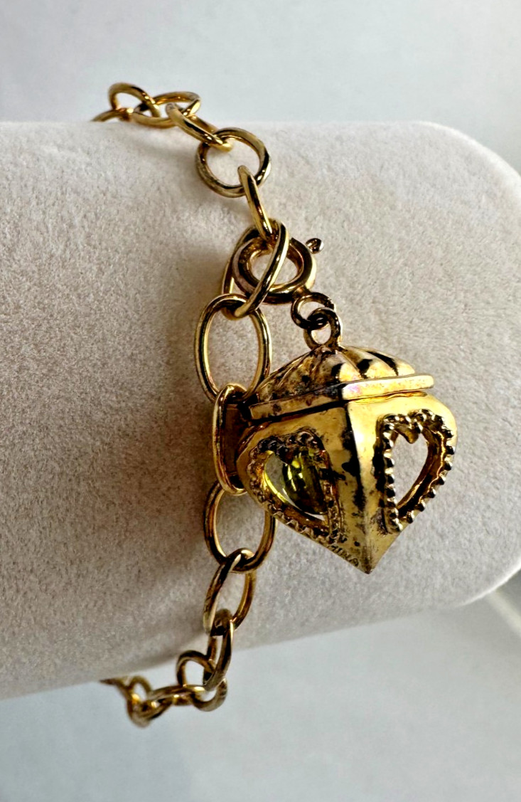 925 China Goldtone Chain with heart Charm Adjustable Bracelet. 7.77g. L- 7.5″