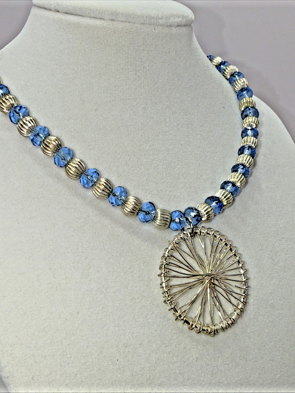 Vintage Silver Tone Blue Crystal Fluted Bead Wire Wrapped Wheel Pendant Necklace