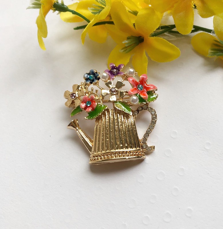 Watering Can Pin Golden Water Flower can brooch Rhinestone Garden Watering Can