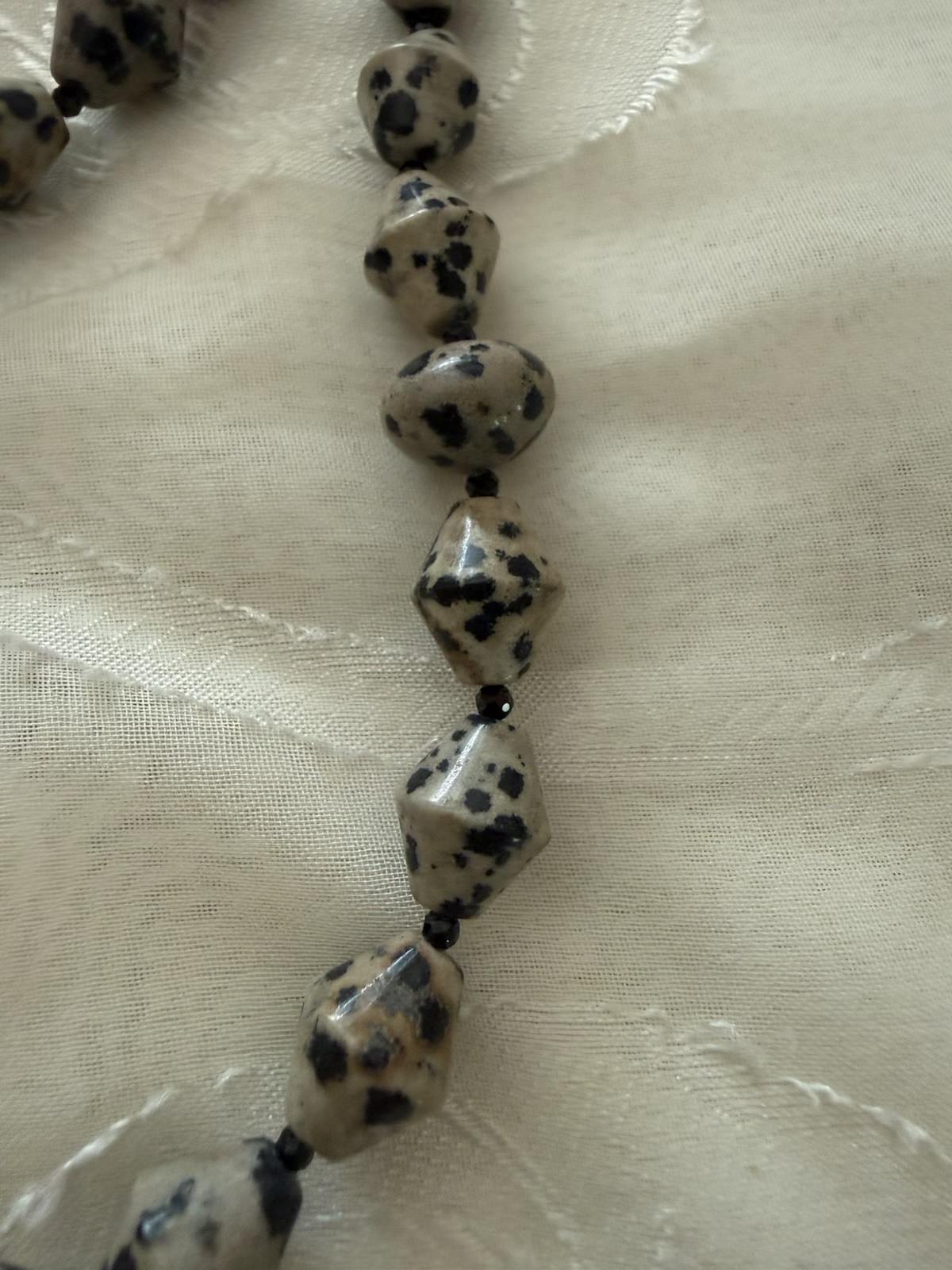 Necklace 18 Inches Dalmatian Jasper And Black Thai Spinel