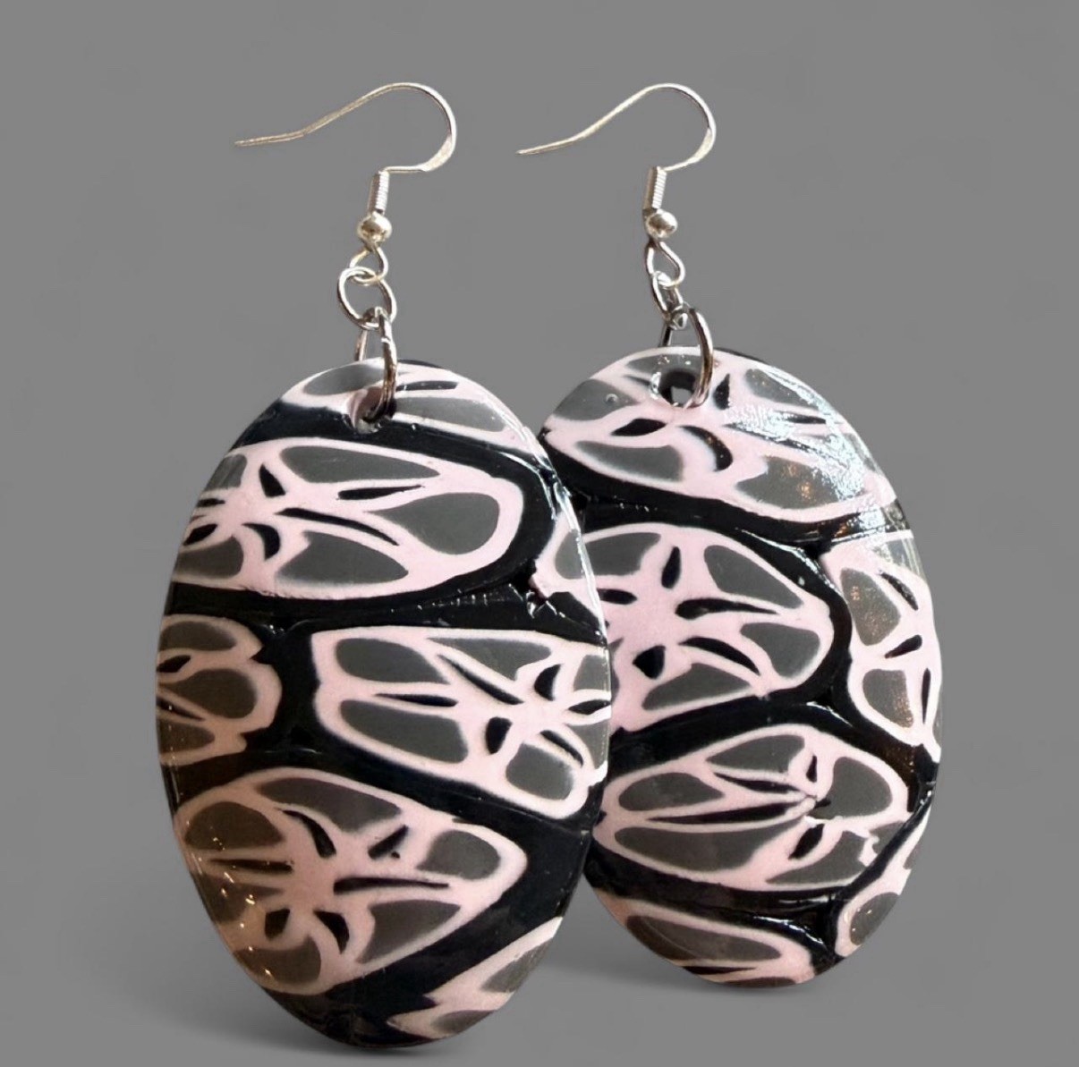 Black & Pink Art Pattern Oval Dangle Drop Hook Earrings – No Stone